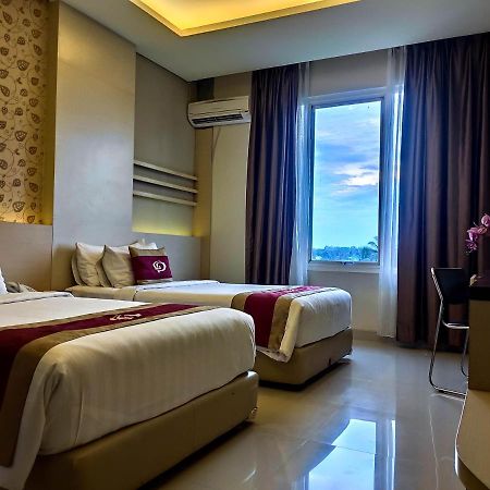 โรงแรมแกรนด์ ปารามา Tanjung Redep ภายนอก รูปภาพ