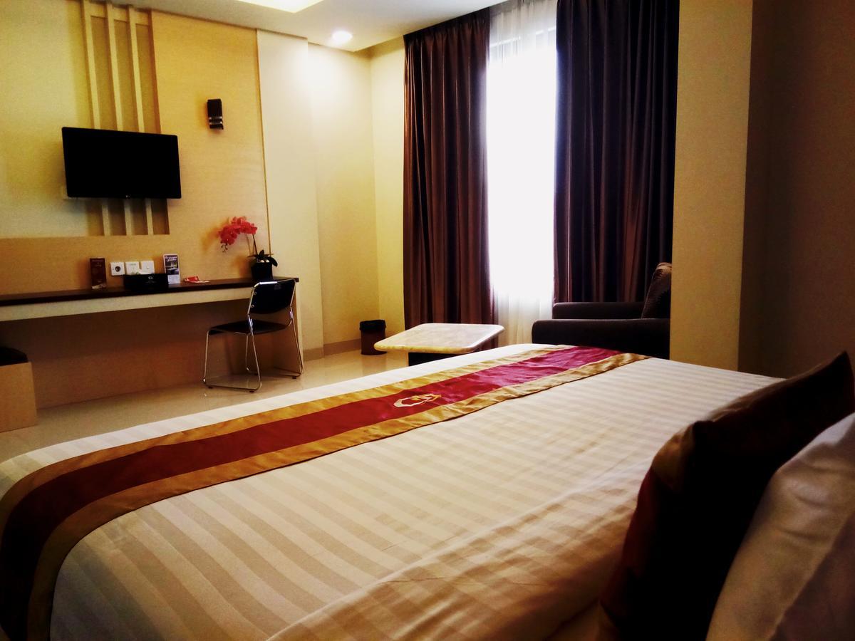 โรงแรมแกรนด์ ปารามา Tanjung Redep ภายนอก รูปภาพ