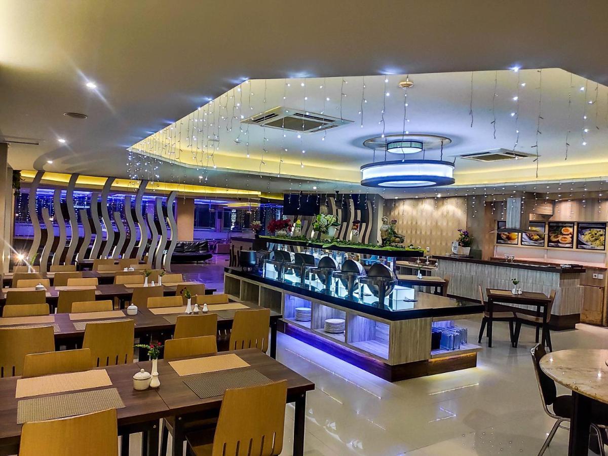 โรงแรมแกรนด์ ปารามา Tanjung Redep ภายนอก รูปภาพ